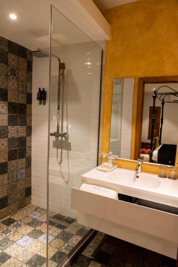 Villa Monument Hotel Aliayabiagba Eksteriør billede